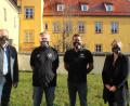 Bild: stg
Agierten jetzt als Masken-Models: (von links) Bürgermeister Roman Schäffler, SVSW-Vorsitzender Wolfgang Weber, SV-Förderverein-Vorsitzender Stefan Kuchenreuther sowie Rewe-Chefin Susann Daubitz.