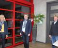 Bild: pko
Schulleiterin Irene Träxler gratulierte Bürgermeister Martin Birner (Mitte) als bestätigten Vorsitzenden des Schulverbandes Neunburg sowie Bürgermeister Markus Schiesl (rechts) zur Wahl als Stellvertreter.