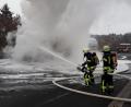 Bild: Feuerwehr Alfeld
Ein Milchlaster ist am Donnerstagmittag auf der A6 bei Alfeld in Vollbrand gestanden. Die Polizei benennt als Ursache für das Feuer einen technischen Defekt am Fahrzeug.