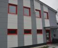 Bild: jr
Diese Giebelwand des Feuerwehrhauses in Groschlattengrün wurde mit rohen Eiern beworfen. Der Bürgermeister bittet um Hinweise, die zur Ermittlung der Täter führt.