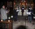 Bild: kro
Das Team des Katholischen Kinderhauses umrahmte die Rorate am Donnerstag in der Früh in der Basilika in Waldsassen.