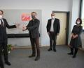 Bild: gsp
Andreas Hochholzer (links) überreicht als Vertreter des Kultusministeriums den MINT21-Preis an Schulleiter Matthias Schall (Zweiter von links). Mit dabei: Kursleiter Jochen Ringer (Zweiter von rechts) und MINT21-Koordinatorin Liane Schuster (rechts).