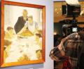 Bild: Christina Horsten/dpa
Das Gemälde «Freedom from Want» von US-Künstlers Norman Rockwell hängt in der Ausstellung «Rockwell, Roosevelt & the Four Freedoms» im Museum New York Historical Society. Die Ausstellung ist derzeit im Weltkriegsmemoriam im französischen Caen zu sehen.