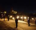 Bild: mmj
Am Friedhofskreuz sprachen die Feuerwehrleute ein Gebet für alle verstorbenen und gefallenen Kameraden der Wehr.