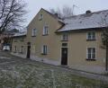 Bild: jr
Das Resl-Haus in Konnersreuth soll ab 2021 generalsaniert werden. Weil aktuell kein Geld aus dem Denkmalentschädigungsfonds zu erwarten ist, musste der Finanzierungsplan angepasst werden.