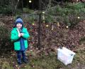 Bild: njn
Egal ob Baum behängen oder Weihnachtswichtel treffen, den Kindern machte der Nikolausweg viel Spaß.