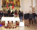 Bild: mmj
Am Nachmittag des zweiten Adventssonntag stimmten diese Mitwirkenden (links: Pfarrer Wolfgang Dietz) die Besucher der Andachten in der Pfarrkirche auf die Weihnachtszeit ein.