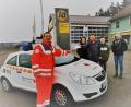 Bild: gz
Die Familie Distner überreicht HvO Georg Rauch einen Scheck in Höhe von 1500 Euro.