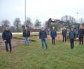 Bild: gsp
Auf der Baustelle des VC Amberg. Von links: OB Michael Cerny, Jürgen Werner (Baufirma), Stefan Bieda (Heizung und Sanitär), Theo Daller (DJK Amberg), Thomas Schaller (VC Amberg), Bernhard Frank (Stadt Amberg), Thomas Groha (Abteilungsleiter VC Amberg) und Achim Beck (Abteilungsleiter TC Rot-Weiß).