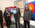 Bild: frd
Über 1000 Euro konnte Günter Gilch (Zweiter von rechts) an (von links) Stadtpfarrer Alfons Kaufmann, Kindergartenleiterin Sabine Forster und Stellvertreterin Hildegard Nirschl überreichen. Das Geld war bei seiner Obstbaum-Aktion zusammengekommen.