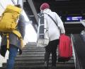 Bild: Gabi Schönberger
Keine Spur von Barrierefreiheit am Weidener Bahnhof. Doch nicht nur die Treppen sind für viele Menschen ein unüberwindbares Hindernis: Das Transportband für Koffer ist auch außer Betrieb. Es ist laut Bahn "störungsanfällig"