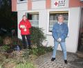 Bild: wro
Jugendrotkreuz-Gruppenleiterin Nina Hartung (links) bedankte sich für die Spende beim Vorsitzendengespann des AWO-Ortsvereins, Ramona Glowka (Mitte) und Edwin Ulrich (rechts).