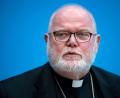 Bild: Bernd von Jutrczenka/dpa
Kardinal Reinhard Marx: „In der Öffentlichkeit wird nun wahrgenommen, dass Juristen über Spitzfindigkeiten auf dem Rücken der Betroffenen streiten.“