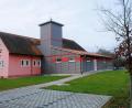 Bild: do
Tatkraft bewiesen zahlreiche Speinsharter Feuerwehrkameraden in vielen hundert Arbeitsstunden beim Anbau an das Gerätehaus. Wegen der Corona-Pandemie musste aber die Einweihung wie auch die 125-Jahr-Feier der Wehr verschoben werden. Zum Jahresausklang besteht für die Brandschützer dennoch, ein Grund sich zu freuen: Der Gemeinderat beschloss die Anschaffung eines Mehrzweckfahrzeugs für die Wehr.