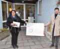 Bild: hcz
Ein Herz für Tiere hat Landtagsabgeordneter Christoph Skutella. Neben mehreren anderen Organisationen bedachte er auch den Tierschutzverein mit einem Teilbetrag seiner Diätenerhöhung und übergab einen Scheck an Mariele Junak.