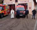 Bild: dpe
Bei der Segnung und Schlüsselübergabe (von links): Pfarrvikar Christian Preitschaft, Bürgermeister Peter Dotzler, Kommandant Georg Wisneth und Tobias Milde (Firma Milde).