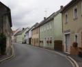 Archivbild: wro
Der Markt Falkenberg – hier ein Archivbild von der Wiesauer Straße (aufgenommen im Sommer 2020) - will die Struktur des Ortes erhalten und zusammen mit den Bürgern weiter gestalten. Man will sich einer Modernisierung öffnen.