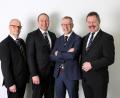 Bild: VR Bank Mittlere Oberpfalz/exb
Das Geschäftsjahr 2019 lässt die Vorstände der VR Bank Mittlere Oberpfalz strahlen. Das Bild zeigt (von links) Christian Muck, Stefan Schiller, Sebastian Gehmacher und Bernhard Werner.