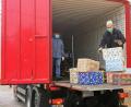 Bild: fjo
Den Weihnachtstrucker-LKW nach Rumänien lenkt am Zweiten Weihnachtsfeiertag Lucky Wüst (rechts) aus der Nachbargemeinde Georgenberg.