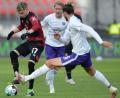 Bild: Timm Schamberger/dpa
Zunächst kassierte Robin Hack (links) wegen taktischer Unzulänglichkeiten einen deftigen Anpfiff seines Trainers, wenig später traf der U21-Nationalspieler zum 1:0-Sieg des 1. FC Nürnberg über Aue.