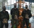 Bild:  Mario Hönig, Bundeswehr Weiden/exb
Unter anderem diese drei Weidener Soldaten haben an Heiligabend Dienst im Gesundheitsamt in Fürth.