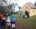 Bild: njn
An der Altenstädter Kapelle feierte die katholische Pfarrei mit Gemeindereferentin Roswitha Heining einen Kleinkindergottesdienst.