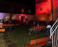 Bild: JOCHEN NEUMANN 
ERBENDORF
Die Christvesper fand hinter der Martin-Luther-Kirche statt.