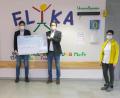 Bild: Klinikum/Dietl/exb
2500 Euro überreichten Sebastian (Zweiter von links) und Markus Wagner an die Flika-Vorsitzende Margit Meier (links) sowie deren Stellvertreterin Michaela Leitl.
