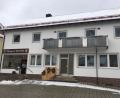 Bild: gri
Hier, beim Metzger Wagner in Wutschdorf, soll die neue Post-Filiale eingerichtet werden. Und zwar im Metzgerladen links im Bild.