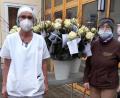 Bild: Angela Skupin-Siegert
Die Gärtnerei Schröpf aus Tirschenreuth beschenkt Mitarbeiter und Mitarbeiterinnen im Klinikum Tirschenreuth.
