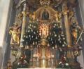 Bild: gm
Das Christkind der Pittersberger Nikolauskirche, hier beleuchtet in der Altarmitte, möge den Menschen Hoffnung für das Jahr 2021 schenken, bittet der Pittersberger Pfarrer Josef Beer.
