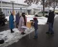Bild: stn
In Coronazeiten kommt die Bevölkerung zu den Heiligen Drei Königen. Nicht umgekehrt. Am Mittwoch, 6. Januar, stehen die Gruppen wieder vor dem Eingangsbereich, singen und sammeln Spenden für Kinder.