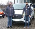 Bild: hl
Die Verantwortlichen des Fördervereins Markus Schupfner (links) und Stefan Kuchenreuther (rechts) freuen sich über den Vereinsbus.