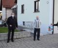 Bild: bnr
Wie alle Senioren des VdK-Ortsverbandes freute sich auch Paul Schießl über den Besuch der Vorsitzenden Gerdi Gradl(rechts) und ihres Stellvertreters Hans Norgauer (links).