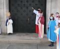 Bild: uz
"Christus segne dieses Haus" schrieb ein Ministrant an die Pforte der Herz Jesu Kirche.