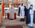 Bild: Peter Schwarzmeier/exb
Im Gottesdienst am Dreikönigsfest in Krummennaab segnete Pater James Wasser, Weihrauch und Salz. Die Sternsinger sagten ihren Segensspruch.