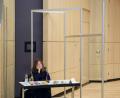 Archivbild: Wolfgang Steinbacher
Isoliert, aber ohne Maske sitzt Sonja Schuhmacher in der Stadtratssitzung. Nicht isoliert, aber ebenfalls ohne Maske sollen ihrer Meinung nach Besucher bei der Tafel Weiden-Neustadt aufschlagen. Diese Forderung führte zu einem Streit zwischen Stadträtin Schuhmacher und dem Tafel-Chef Josef Gebhardt.