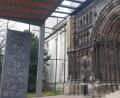 Bild: gib
800 Jahre überstand das Regensburger Schottenportal relativ unbeschadet, dann begannen ihm saurer Regen und Luftverschmutzung zuzusetzen.