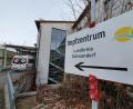 Bild: Tietz
Im ehemaligen Krankenhaus in Nabburg ist das Impfzentrum für den Landkreis Schwandorf untergebracht.