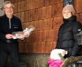 Bild: Karin Ockl/exb
Karin Ockl gratulierte Ludwig Weigl zum 80. Geburtstag.