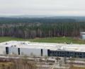 Bild: eg
Das Industriegebiet wächst weiter. Unter anderem erweitert die Ziegler-Group ihr Logistik-Zentrum (rechts im Bild). Schott siedelt sich auf einer Fläche von rund sieben Hektar an.
