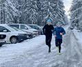 Bild: Privat/exb
Wo immer auch sich eine Laufstrecke anbot: Mitglieder des CIS Amberg absolvierten genau die Distanz, die sie auch beim Silvesterlauf gerannt wären.