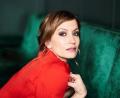 Bild: Alan Ovask
Schauspielerin Kathrin Anna Stahl hat auch in Corona-Zeiten in verschiedenen Fernsehproduktionen mitgewirkt und schätzt sich deshalb glücklich. Sie weiß, dass es für manchen Kollegen wesentlich schlechter aussieht.