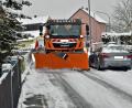 Bild: Andreas Royer
An manchen Stellen im Stadtgebiet geht’s beim Winterdienst auch richtig eng zu. Vernünftiges Verhalten schützt hier meist vor Schäden.