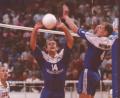Bild: Ingo Kuzia
Ein Zuspieler von besonderem Format: Michael Dornheim (links) bei der Volleyball-EM 1993 in Aktion.