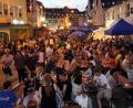 Archivbild: Götz
An einem lauen Sommerabend beim Bürgerfest zusammensitzen oder durch die Stadt schlendern. Dieses Bild wird es in diesem Jahr nicht geben: Das Schwandorfer Bürgerfest wurde abgesagt.