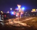 Bild: mde
Drei stark beschädigte Fahrzeuge, jedoch zum Glück nur ein Leichtverletzter. So lautete die Bilanz eines Auffahrunfalls an der „Immenreuther Kreuzung“ am Dienstagabend.