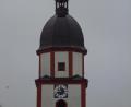 Bild: amö
Da fehlt doch was, denken sich die Winklarner Bürger beim Blick auf den Kirchturm. Das Wetterkreuz ist weg, wann es zurückkommt, ist ungewiss.