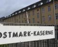 Bild: Gabi Schönberger
An der Ostmark-Kaserne haben sich einige Beschäftigte mit dem Coronavirus infiziert. Das geht aus einer Mitteilung des Artilleriebataillons hervor. Wie viele Infizierte es konkret gegeben hat, gibt die Bundeswehr nicht preis.
