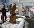 Bild: Schlüsselclub Münchenreuth/exb
Ein inszeniertes Foto für das "Michareihter Fosnatbladl": Die Siegerpreise befinden sich aktuell auf einer Wanderausstellung und wurden an das Münchenreuther Kunsthaus (KuMü) verliehen.